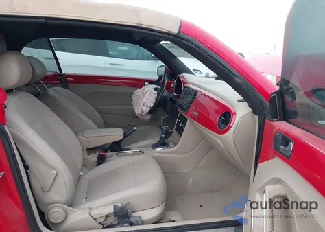 2015 Volkswagen Beetle 1.8T из США, поврежденный, VIN 3VW517AT3FM819415